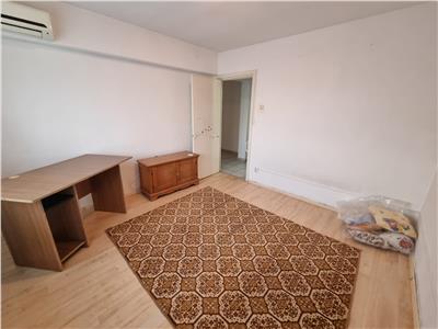 Vanzare apartament 3 camere, Ploiesti , zona Vest