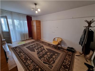 Vanzare apartament 3 camere, Ploiesti , zona Vest