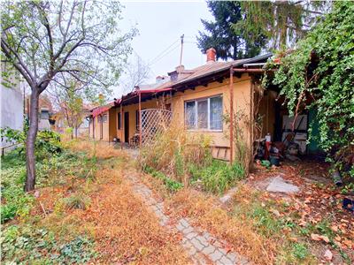 Vanzare casa cu teren 683 mp Ploiesti ultracentral