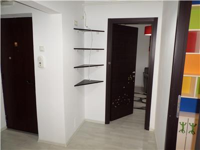 Inchiriere apartament 3 camere in Ploiestii zona Cantacuzino