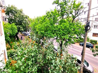 CromaImob - Inchiriere apartament 3 camere, zona Malu Rosu